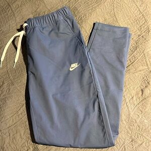 NWOT, MENS NIKE joggers. Size medium TALL. never worn. Beautiful pants!
